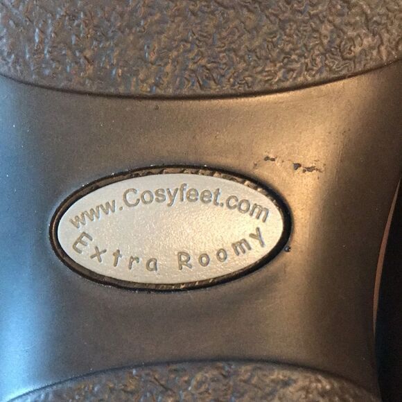 COSYFEET Shoes 9 NWOT - Picture 6 of 8